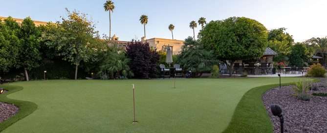 Gallery image a putting green installation at Walgers