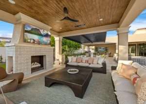 Outdoor Living Room - Maron